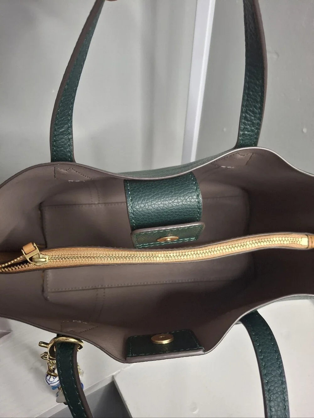 Tory Burch Emerald Green Pebbled Leather Tote Bag Charm Included EUC
